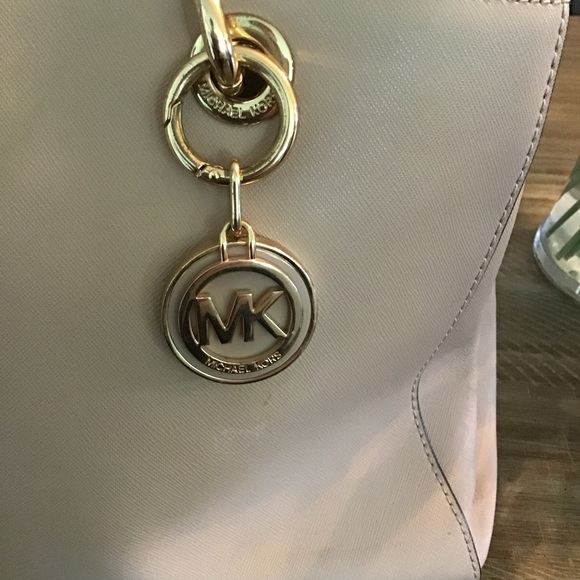 Michael Kors purse - Picture 4 of 7